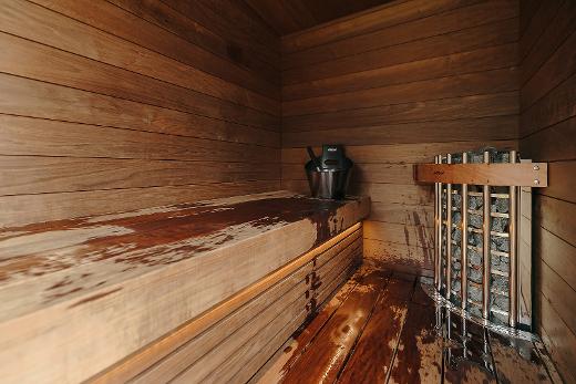 Una sauna da esterno che si riscalda velocemente | Kirami FinVision® -sauna