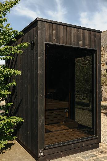 This small outdoor sauna is more spacious than it looks | Kirami FinVision® -sauna S Nordic misty